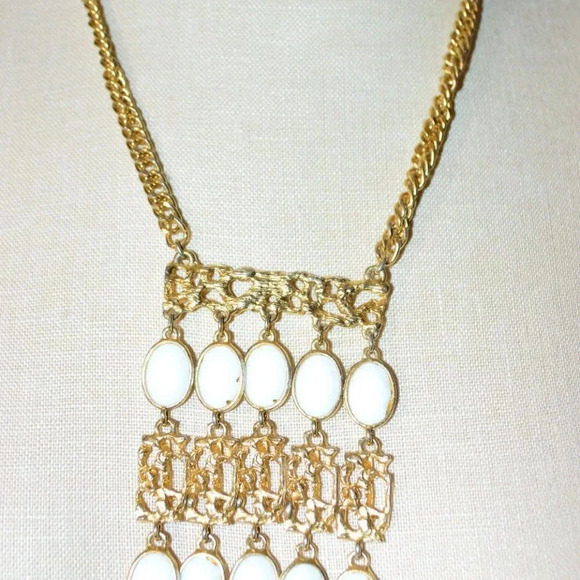 Etruscan Style White Lucite Gold Tone Bar Tassel - Picture 3 of 8